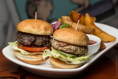 MINI BURGER (Chicken or Beef)